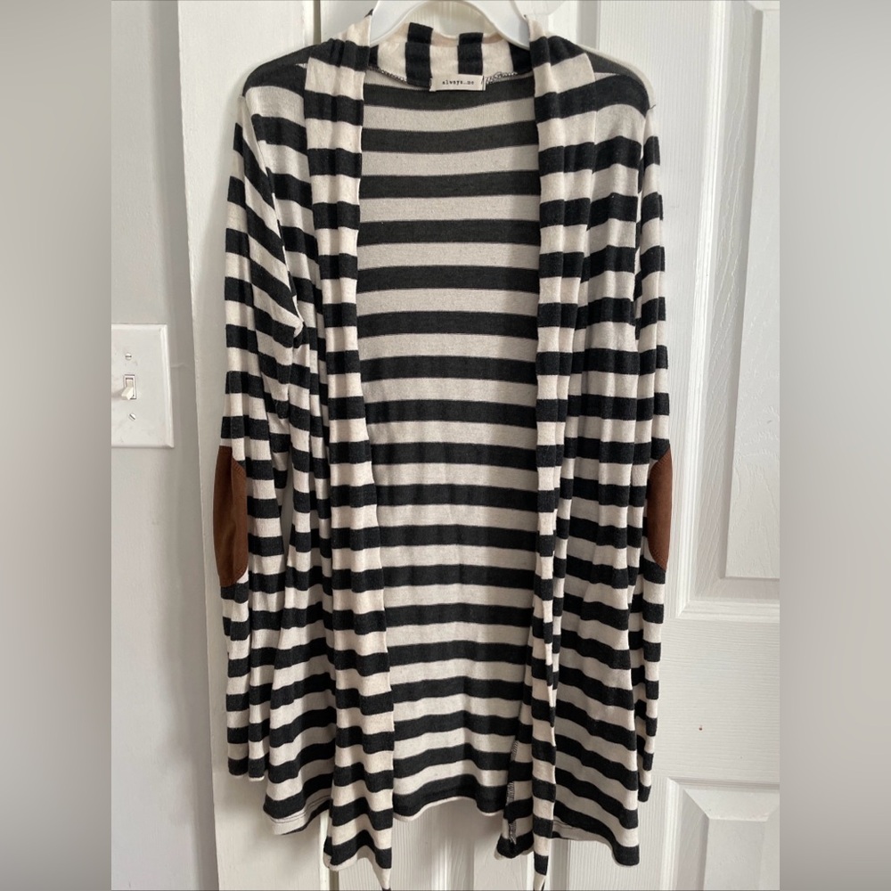 Always Me Elegant Black and White Striped Women's Cardigan - Picture 2 of 4